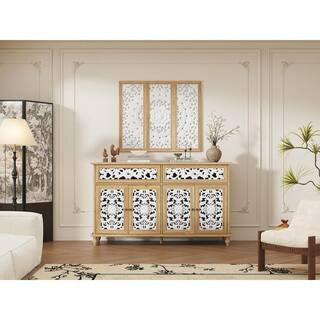 Armario decorativo con puertas caladas florales y marco de madera