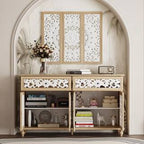 Armario decorativo con puertas caladas florales y marco de madera