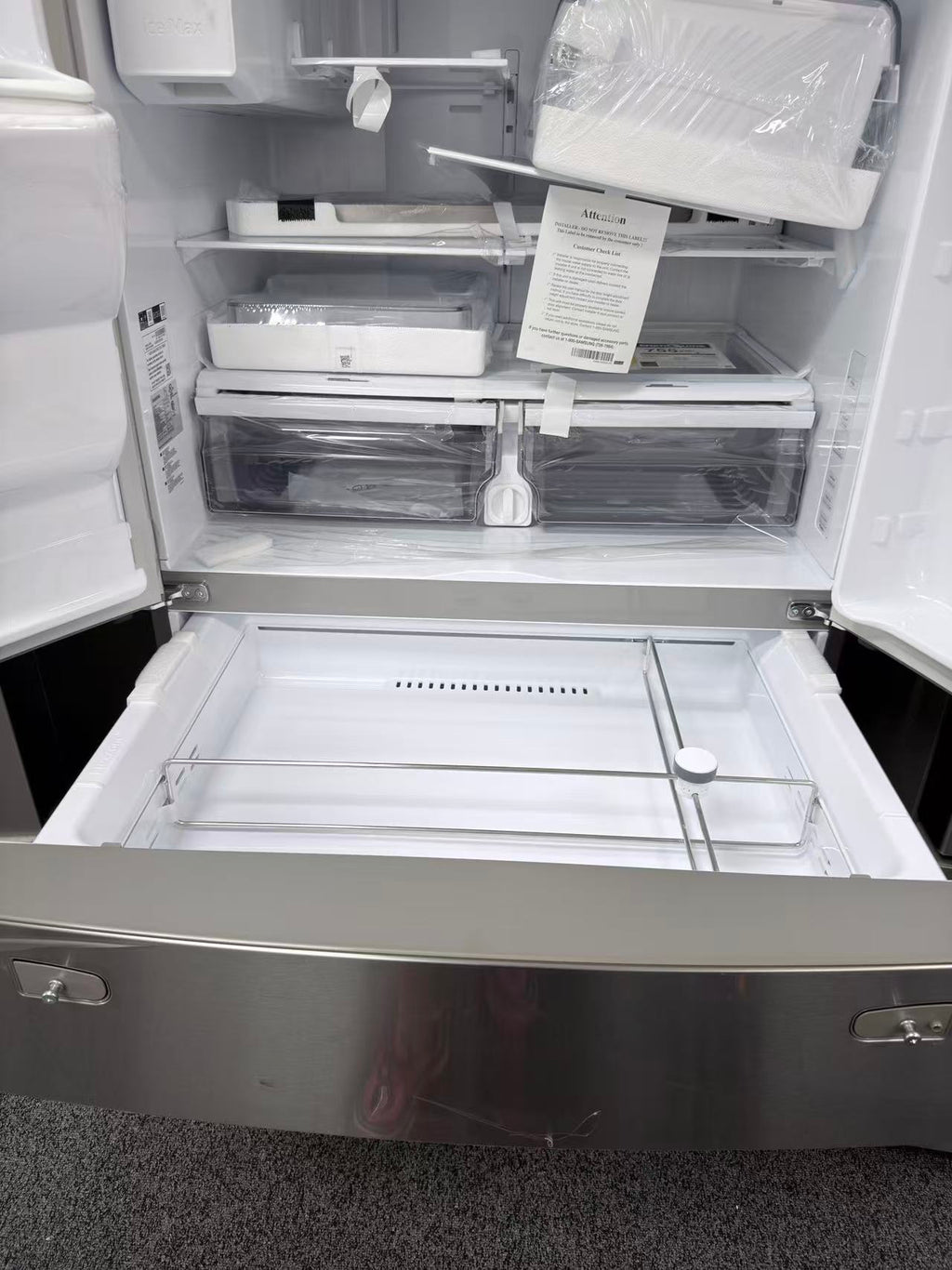 Samsung 28 cu. ft. 4-Door French Door Refrigerator - RF28R7201SR