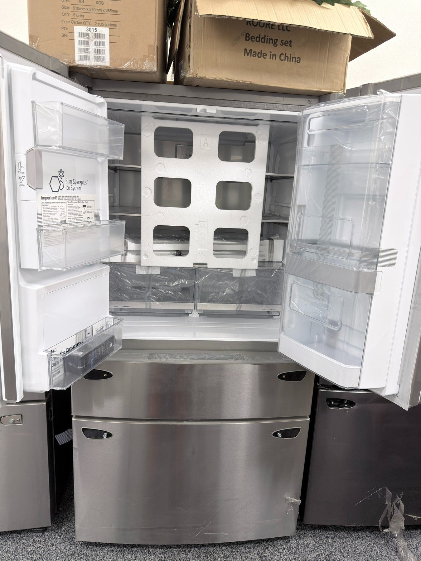LG 30 cu. ft. 4-Door French Door Refrigerator - LRMDS3006S